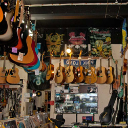 5 причини защо да купувате музикални инструменти от разпродажби